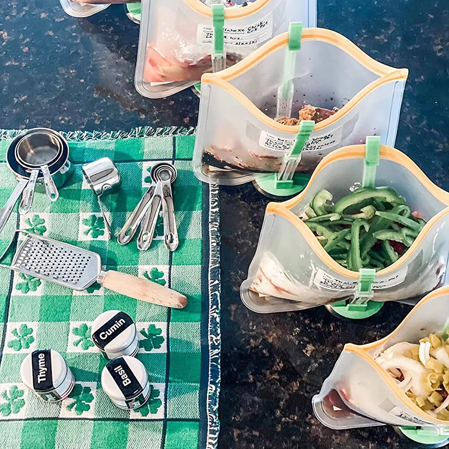 Verstelbare Zakjes Houder – Je Extra Paar Handen in de Keuken!